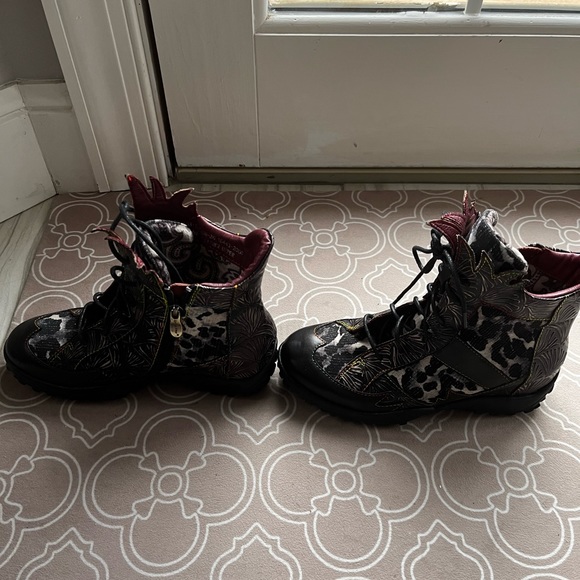 Zip up ankle boots - Picture 3 of 5